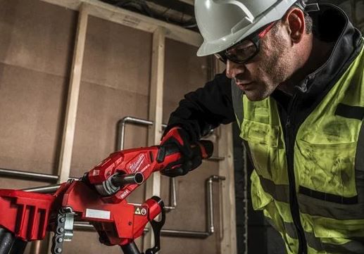 Akku-Rohrabschneider M12PCSS-202C - Milwaukee, 12V mit 2.0Ah