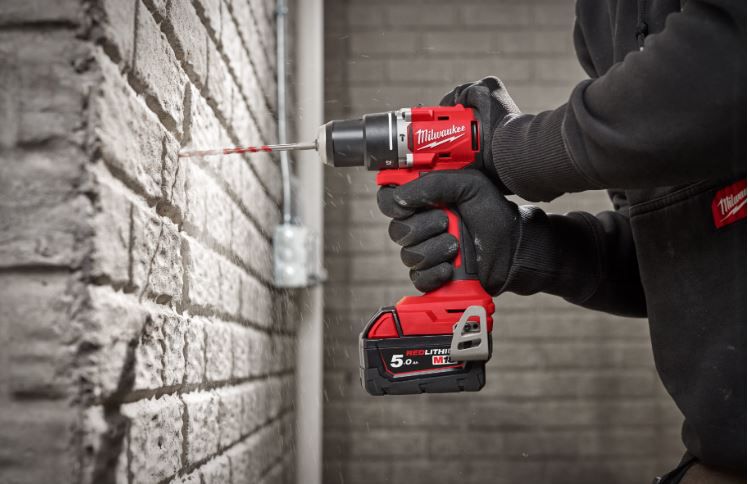 Akku-Schlagbohrschrauber Milwaukee - M18LPDRC-422C 1x4.0 Ah/1x2.0Ah