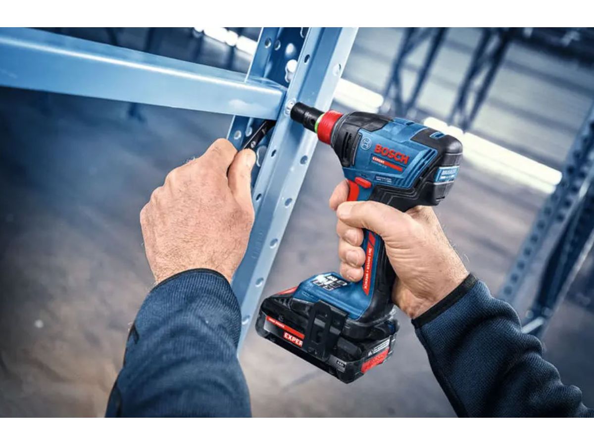 Akku-Drehschlagschrauber Bit/ 4kant Nuss - Bosch,EXDX18V-210 (solo; L-boxx)