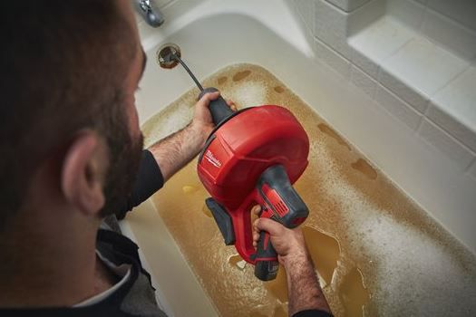 Akku-Rohrreiniger MILWAUKEE M12BDC8-202C - mit 8 mm Spirale, mit Akku