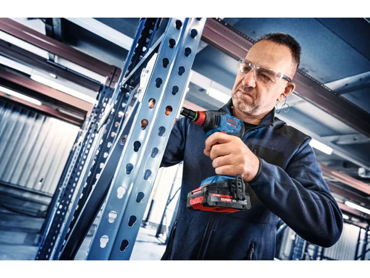 Akku-Drehschlagschrauber Bit/ 4kant Nuss - Bosch,EXDX18V-210 (solo; L-boxx)