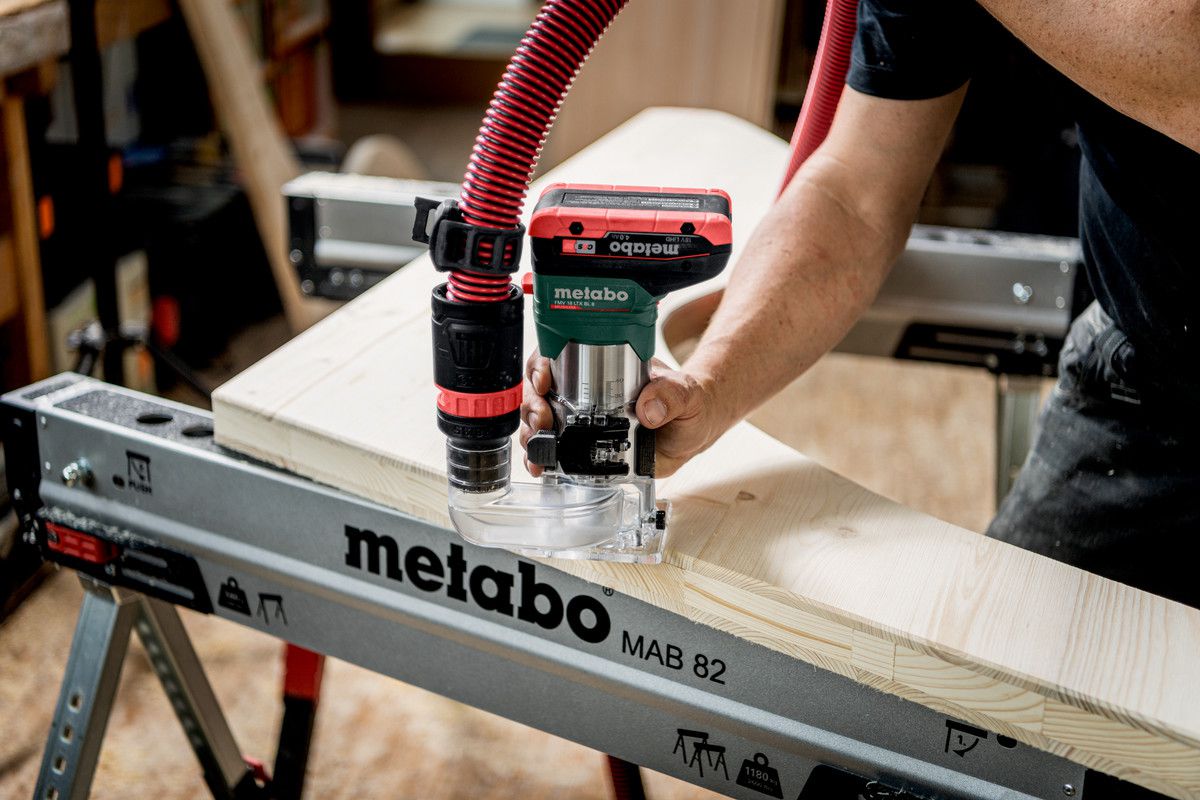 Akku-Kantenfräse FMV 18 LTX BL 8 - Metabo ohne Akku & Ladegerät