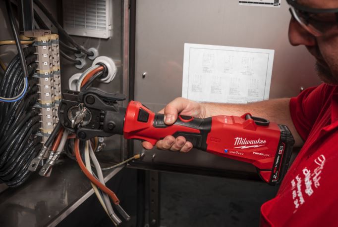 Akku Presswerkzeug MILWAUKEE ONEHCCT60 - Force Logic 60KN 18V exkl.Akku+Ladegerät