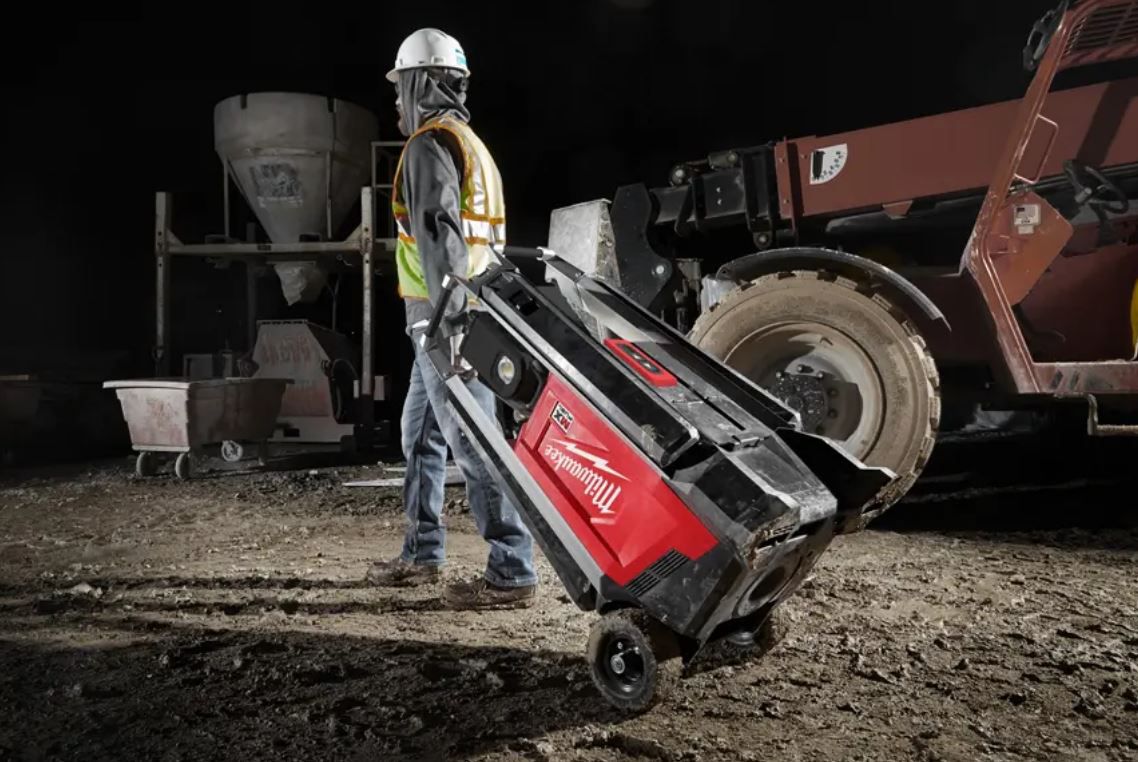 MX FUEL Akku-Leuchte MXF TL-601, 6.0Ah - Milwaukee Netz-Akku Betrieb bis 27000Lu.