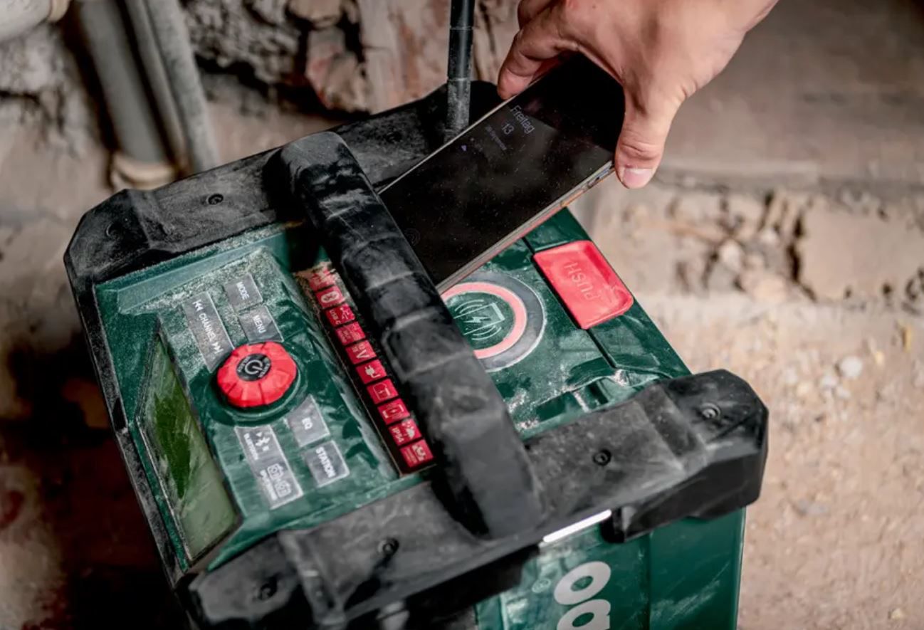 Baustellenradio DAB Plus RC12-18V 32W - Metabo, mit Ladefunktion für Akku/Handy