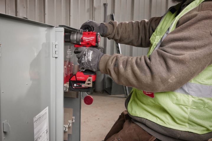 Akku-Schlagbohrschrauber Milwaukee - M18ONEPD-502x
