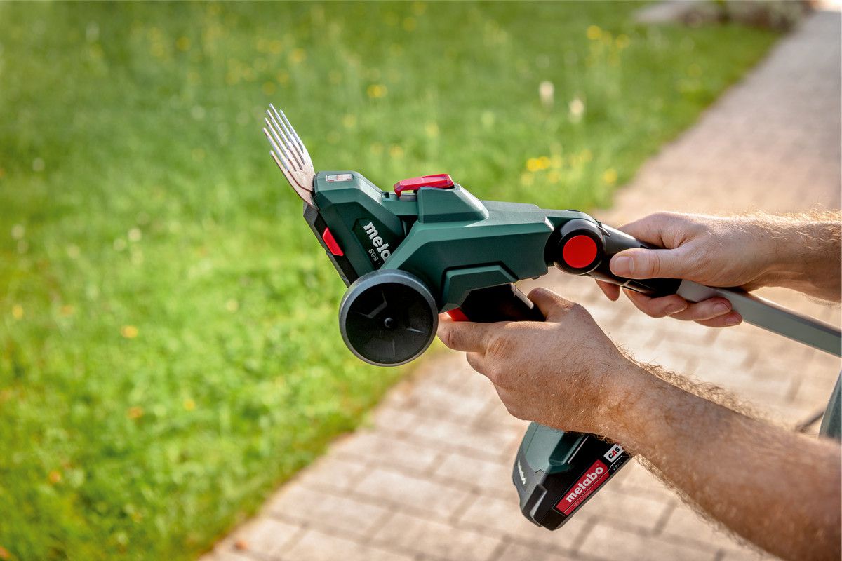 Akku-Strauch- und Grasschere 18V - SGS 18 LTX Q, Metabo, metaBOX 145L