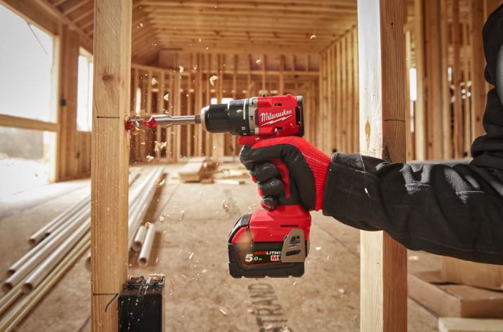 Akku-Schlagbohrschrauber Milwaukee - M18LPDRC-422C 1x4.0 Ah/1x2.0Ah