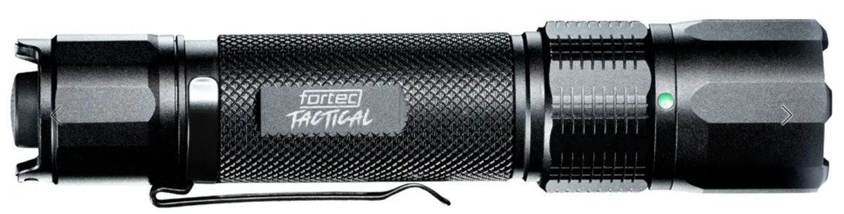 Taschenlampe FORTEC TACTICAL 2500 lm - Akku, 45 Std., 300 m, 3.6V 5.0Ah Li-Ion