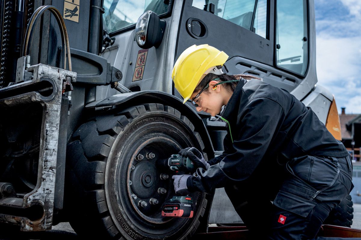 Akku-Schlagschrauber SSW 18 LTX 800 BL - ohne Akku, Ladegerät, Metabo