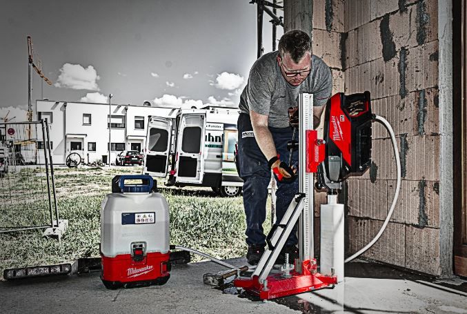 MX FUEL 150 mm Akku-Diamantkernbohrgerät - Milwaukee "MXF DCD150-302C KIT",2x3.0Ah